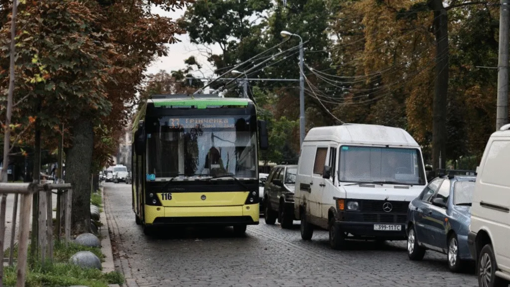 Зміни у листопаді, опалювальний сезон, рішення Львівської міськради: головні новини дня - 8