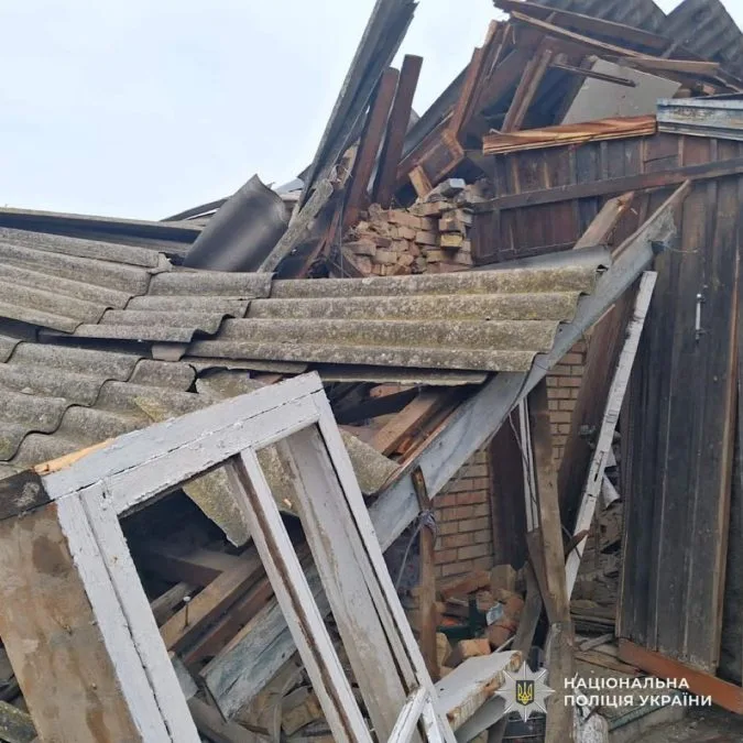 Шестеро людей постраждали внаслідок російських атак на Дніпропетровщині: поліція документує воєнні злочини - 18.10.2026