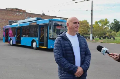 Тролейбус «Дніпро» в Миколаєві, переобладнаний для автономного руху на 20 км