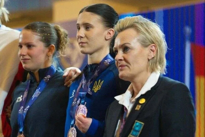 Українська важкоатлетка була змушена стояти на п'єдесталі під час виконання гімну Білорусі: деталі скандалу