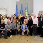 Делегація UCCA привезла до Львова 52 карети швидкої допомоги для військових