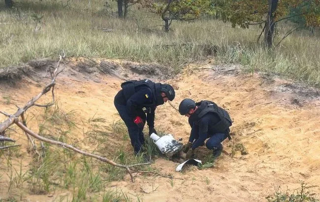 На Львівщині грибники знайшли в лісі головку самонаведення зенітної ракети