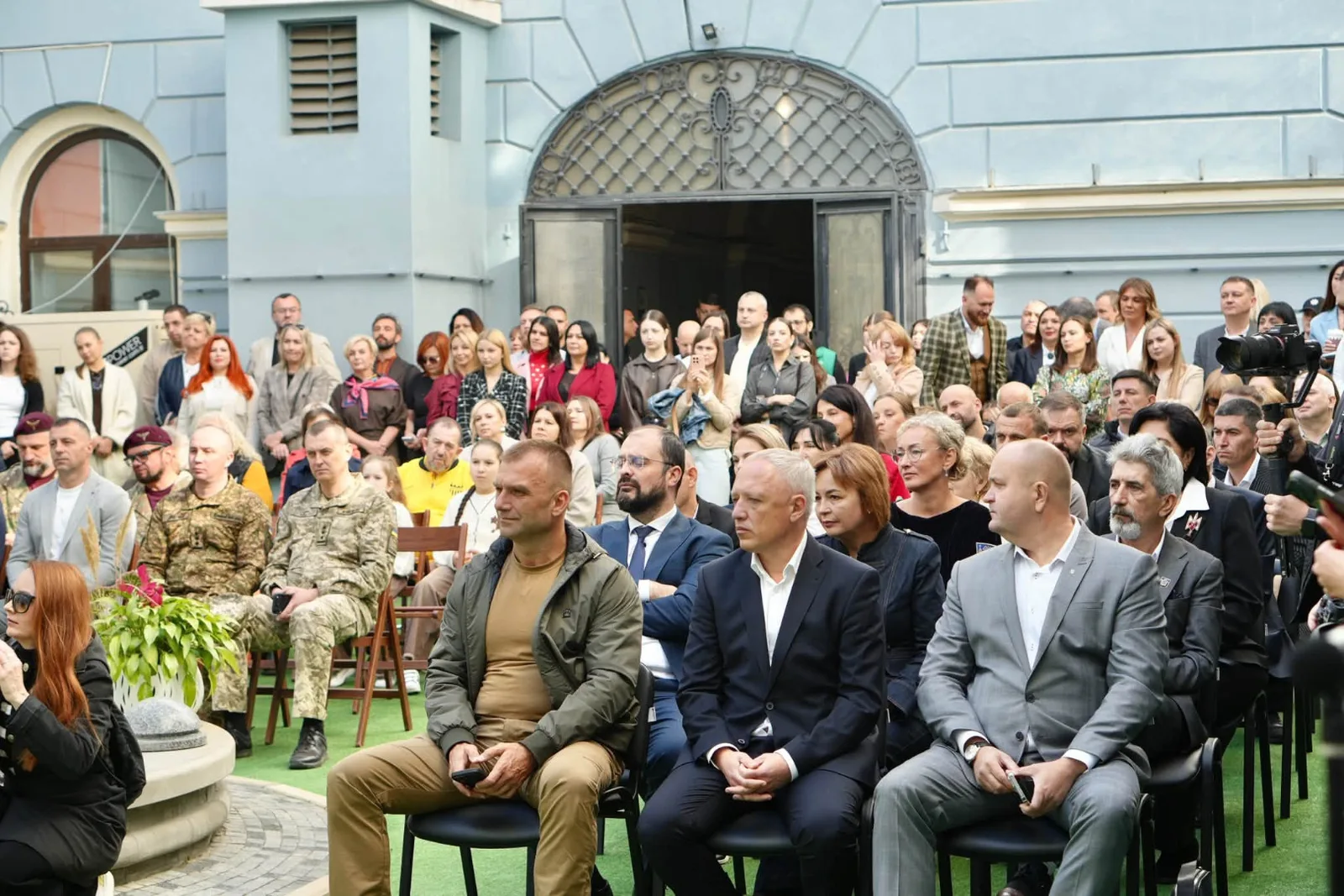 У Чернівцях до 618-річчя міста відзначили науковців, митців, підприємців і меценатів. Є несподіванки…