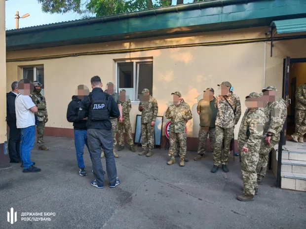 Пытки, грабеж и незаконное удержание: в Одессе осудили девятерых сотрудников ТЦК