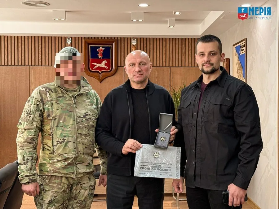 Бондаренко отримав нагороду від Командувача Сил спеціальних операцій ЗСУ