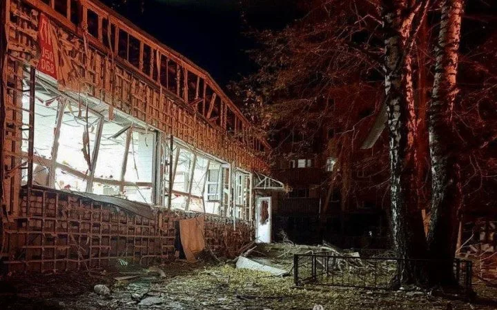 Росіяни обстріляли Синельникове на Дніпропетровщині: троє загиблих, щонайменше восьмеро поранених