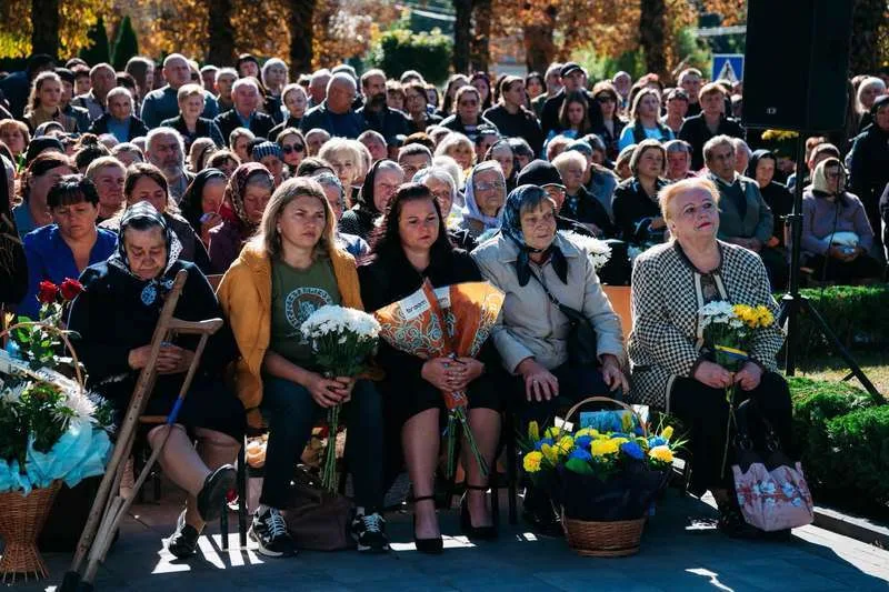 У місті на Буковині відкрили Меморіал загиблим Героям-захисникам України