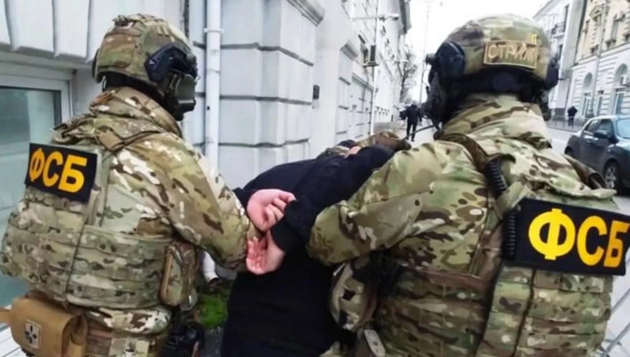 ФСБ возродила советские методы КГБ по выдавливанию несогласных за границу — СМИ