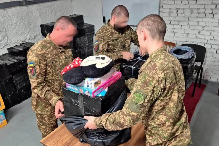 Ситуация в Олешках: украинские военные отправили помощь детям