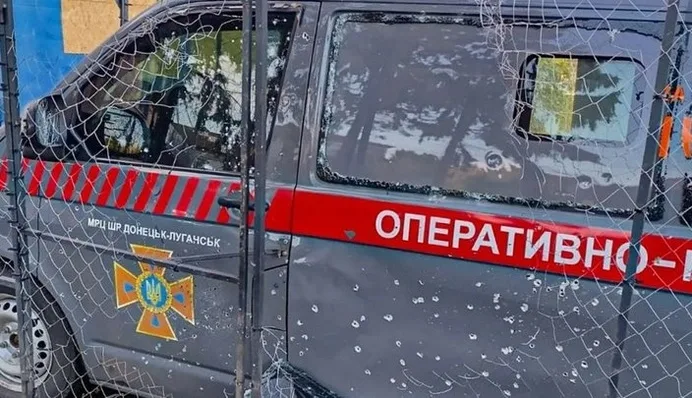 Росія атакувала евакуаційний автомобіль рятувальників на Харківщині