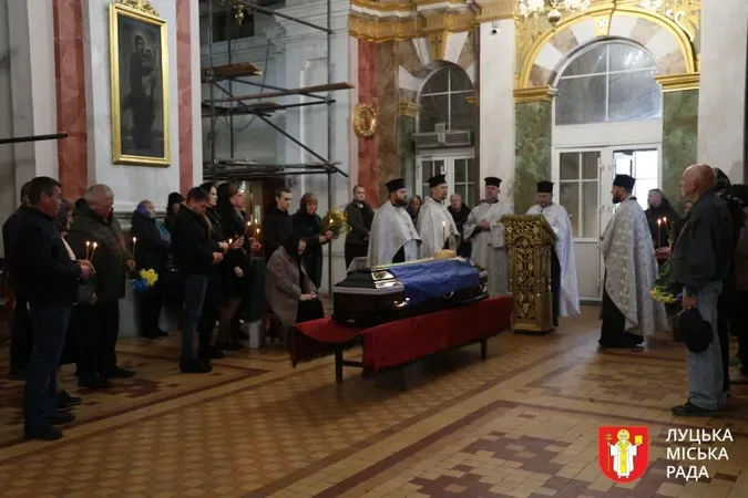 У Луцьку попрощалися із 46-річним захисником Євгеном Писаренком (фото)