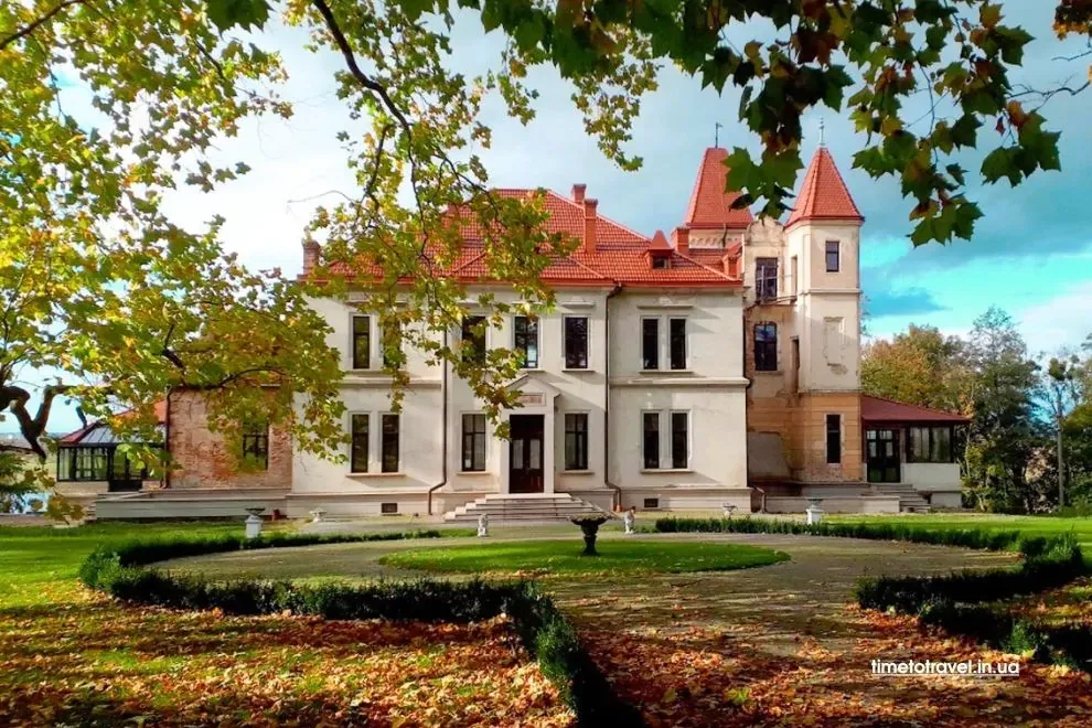 Скелі, давні фортеці та палаци: куди поїхати на Львівщині восени - 15