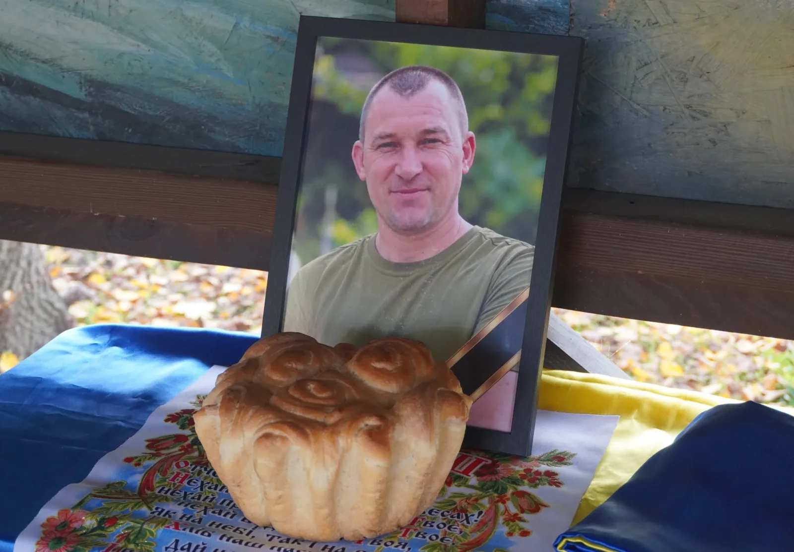 У Нікополі попрощались із загиблим молодшим сержантом Романом Дібровою