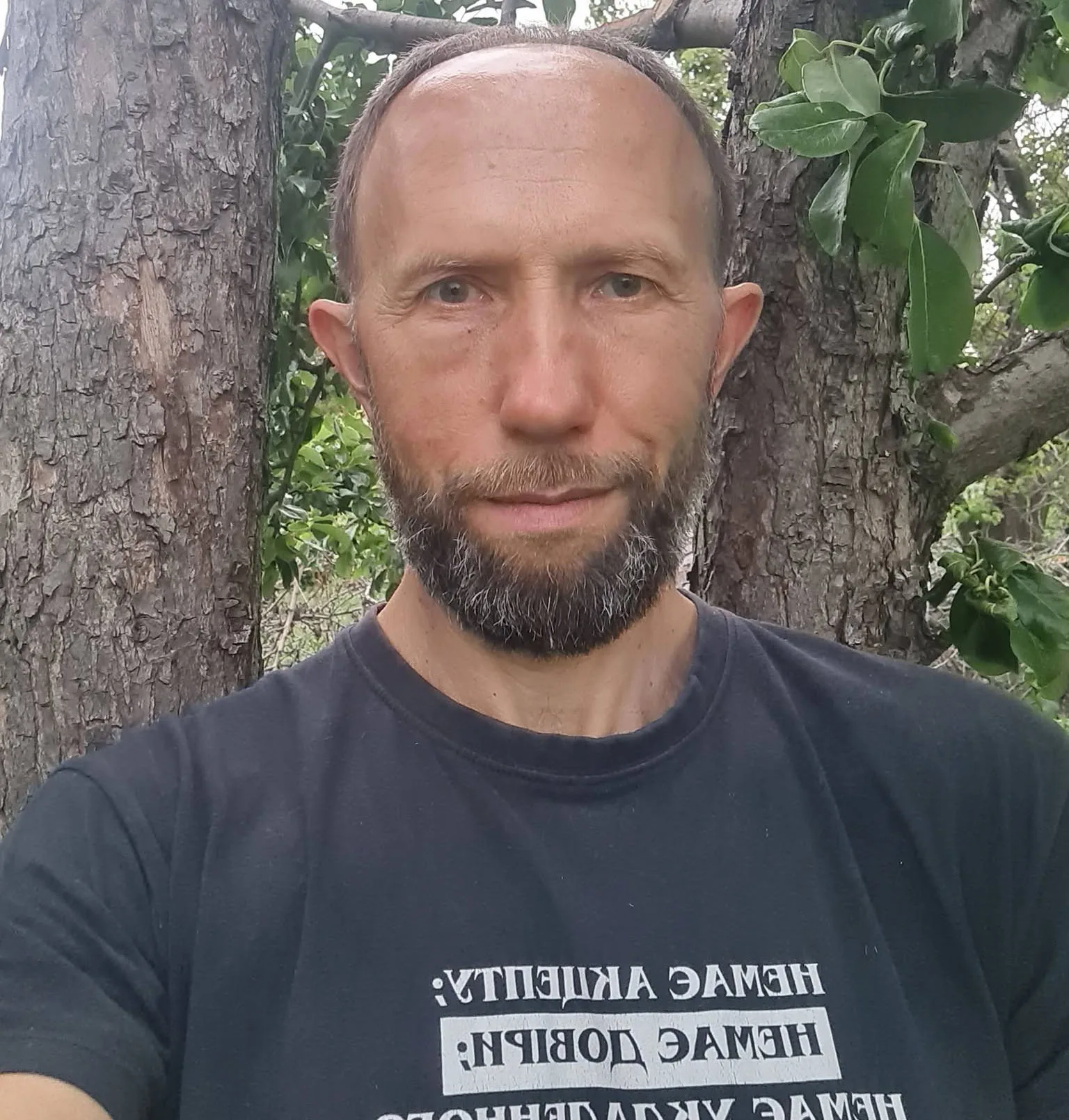 Максим Манойленко видит в выращивании миндаля не только бизнес, но и свою миссию перед природой. Фото: личный архив Максим Манойленко