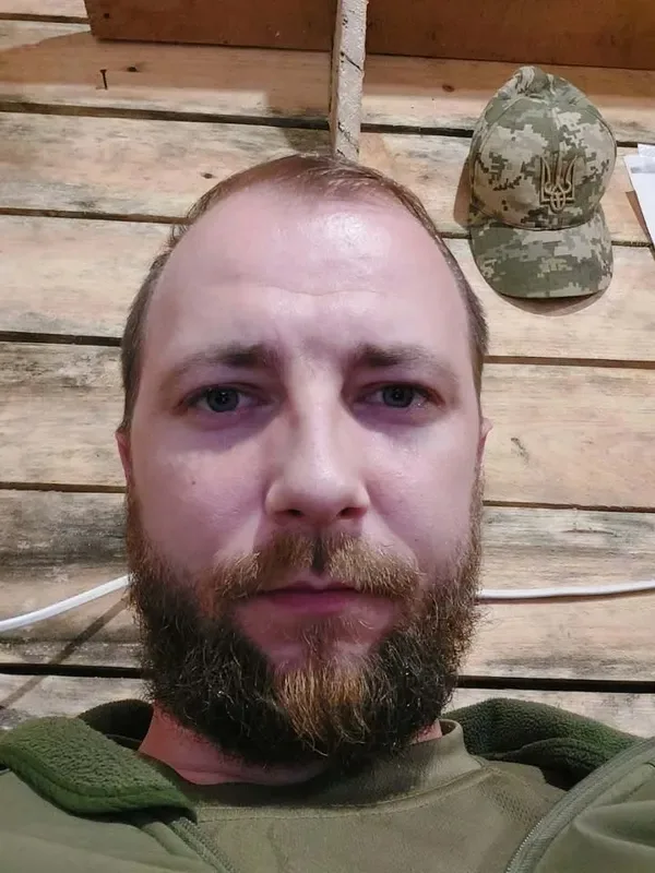 Понад рік не бачив неба і втратив руку: історія звільнення з полону прикордонника з Волині Максима Трофімука (фото)