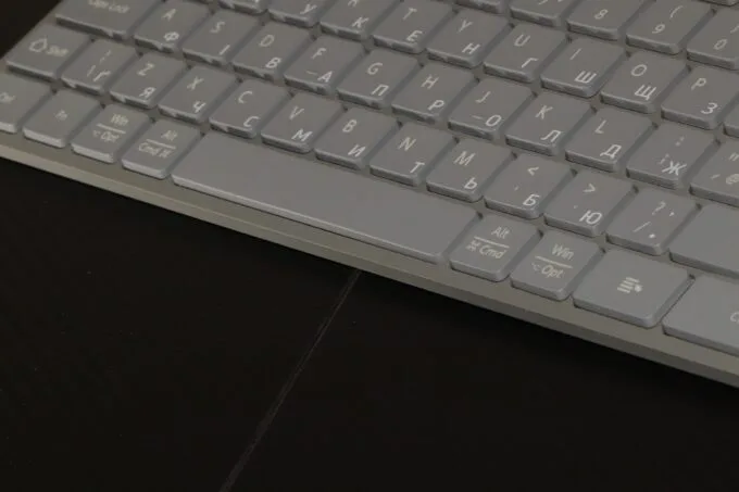 Canyon HKB-W11. Кнопки та клавіша пробілу