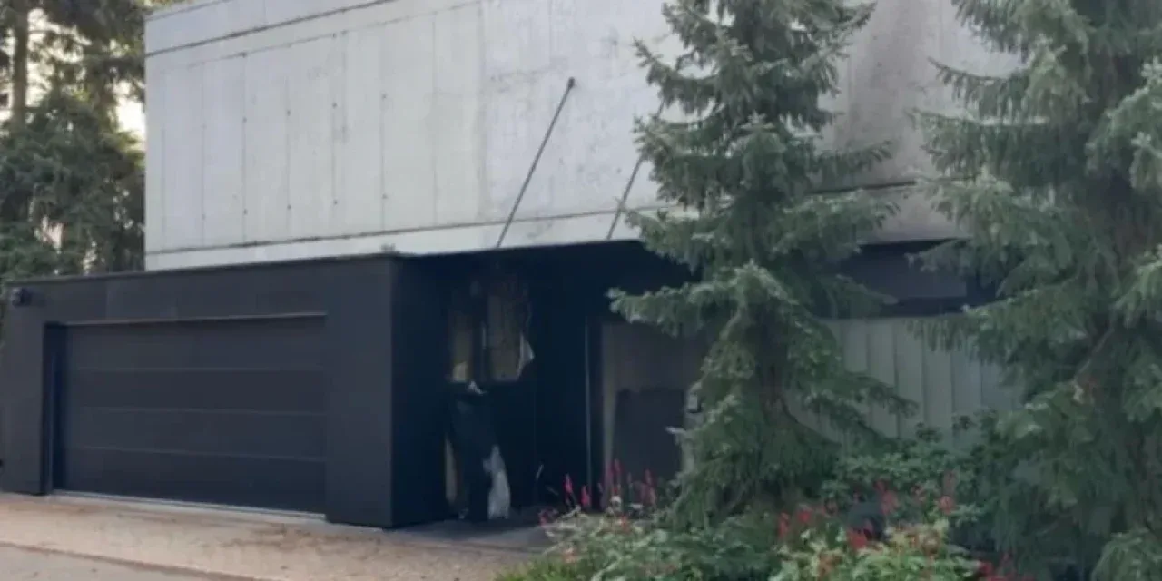 У Празі загорівся будинок співвласника компанії, яка постачає Україні снаряди: слідство не виключає підпалу