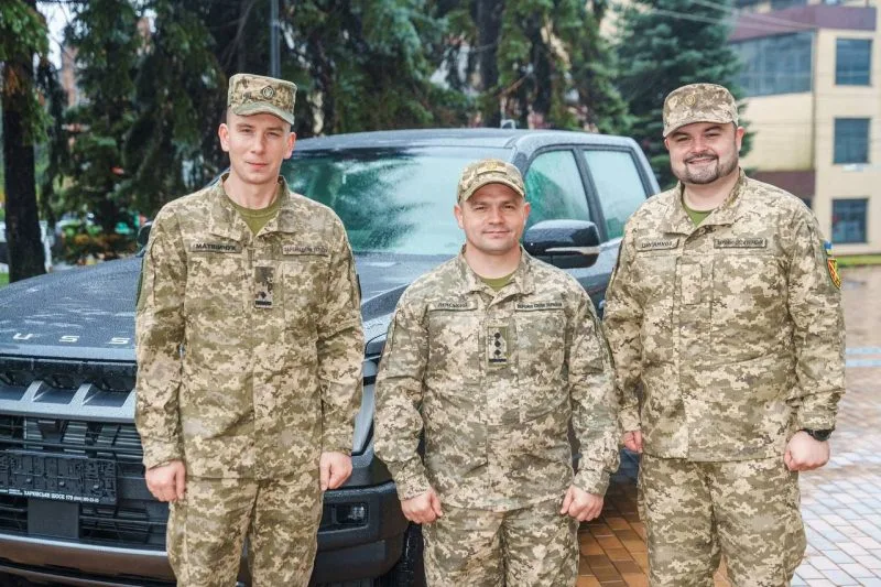 Потужний пікап артилеристам передала команда МКГШ
