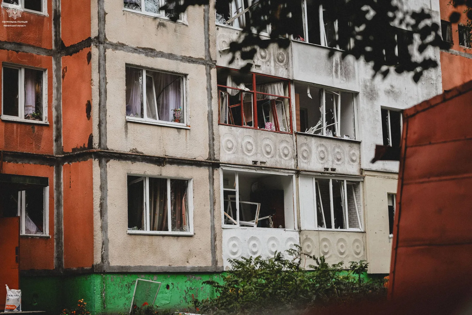 Внаслідок обстрілу Рівного пошкоджено школу й енергооб’єкти, Волинь – на резервному живленні