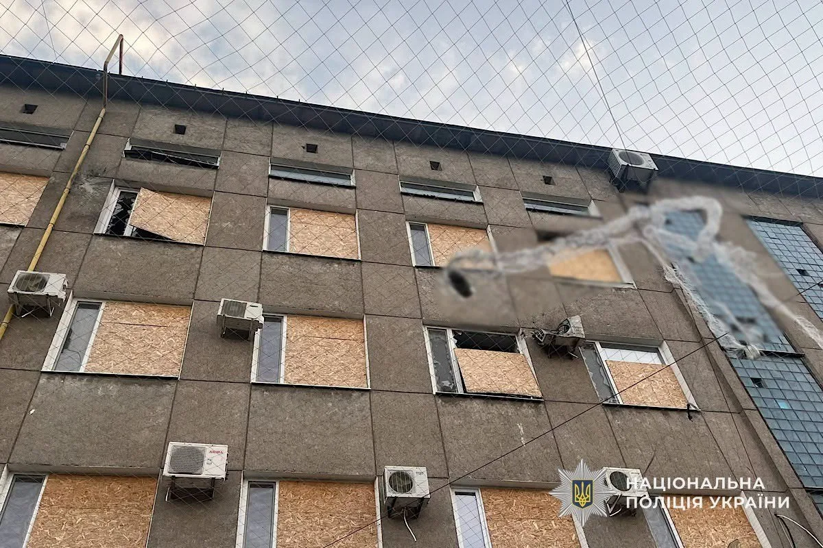 На Дніпропетровщині внаслідок ворожих обстрілів травмовано людину: поліція фіксує злочини рф - 26.10.2026