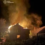 У Судовій Вишні рятувальники загасили пожежу в літній кухні
