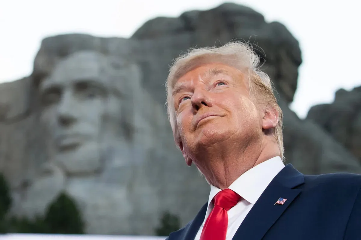 "Украина нанесла удары по многим объектам накануне": Трамп публично оправдал атаки РФ