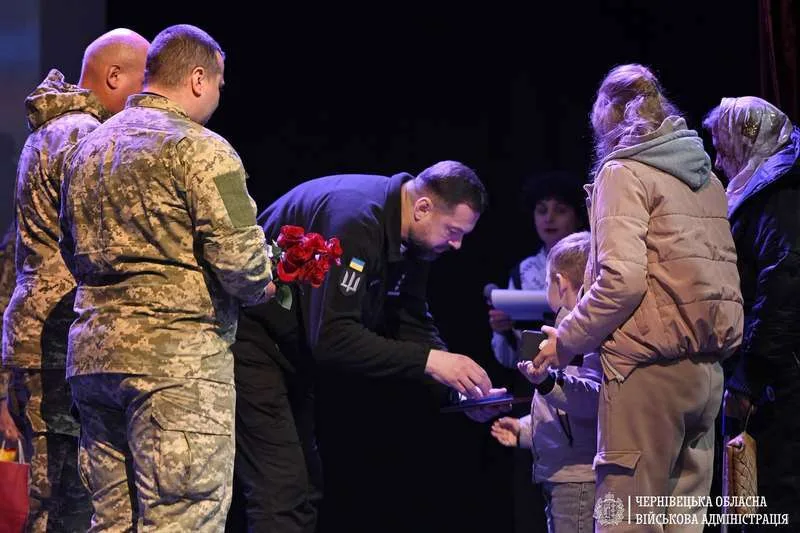У Чернівцях родини загиблих захисників отримали посмертні нагороди воїнів