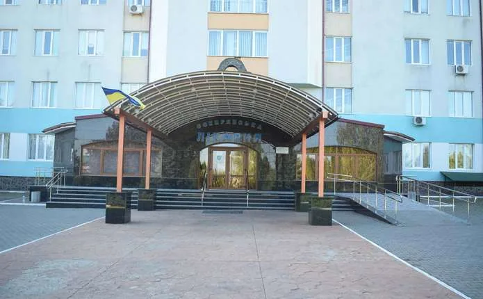 Сокирянська лікарня та Новодністровськ: чи потрібно платити за лікування мешканців сусідньої громади