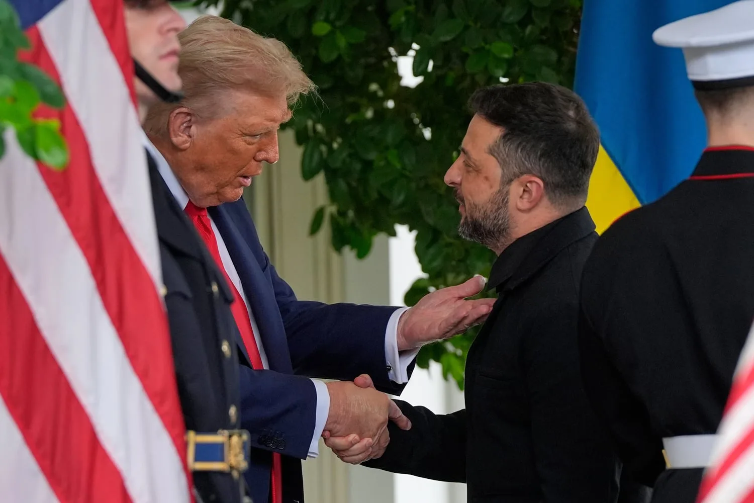 Зеленскому придется снова договариваться с Трампом: почему Украина не может позволить себе разрыв с США
