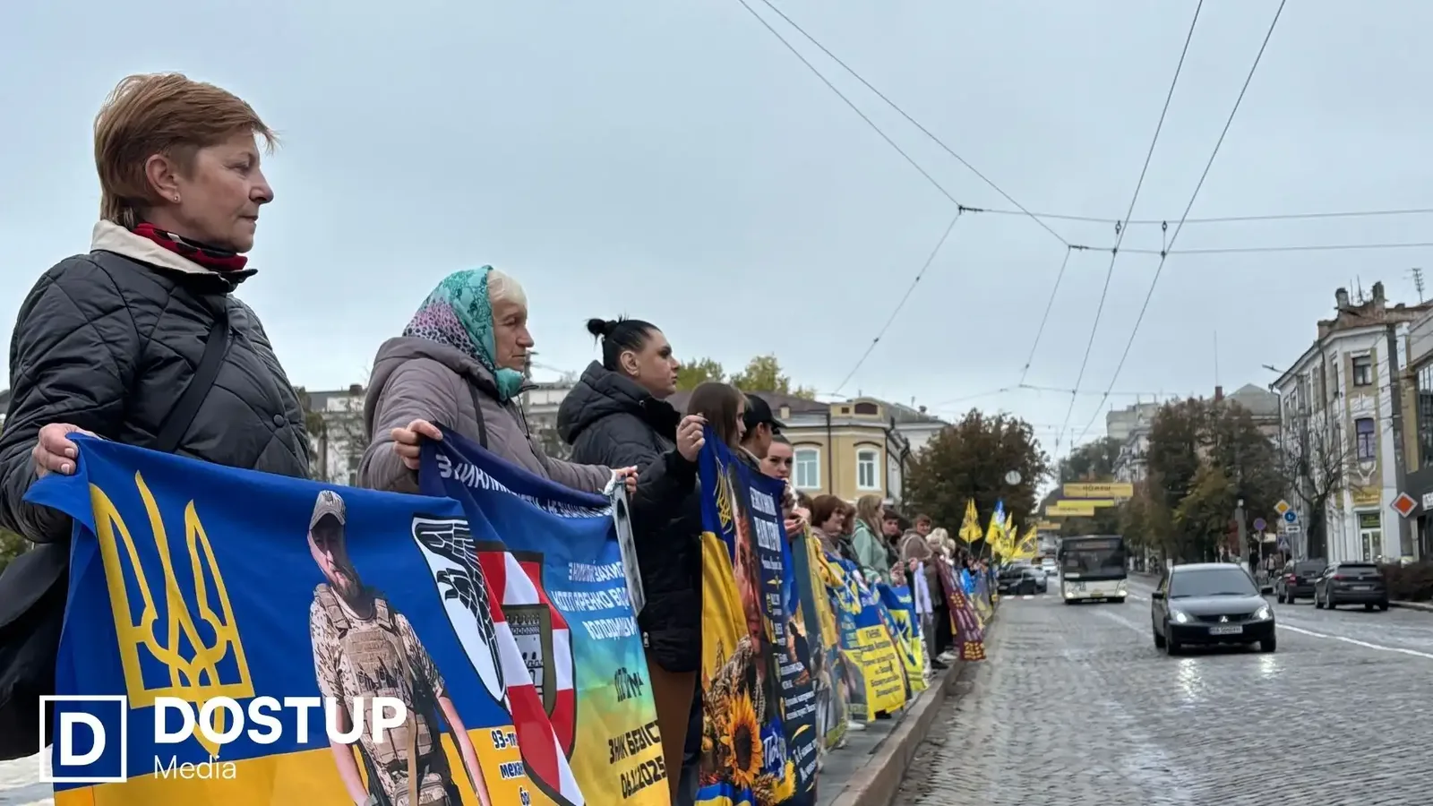 "Ми дуже чекаємо і надіємося": у Кропивницькому відбулася акція на підтримку полонених і зниклих безвісти