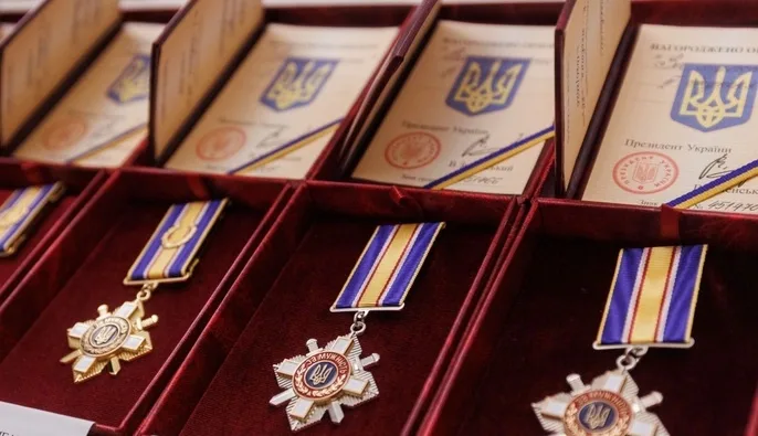 Хто та за що отримує ордени в Україні: як працює нагородна система під час війни