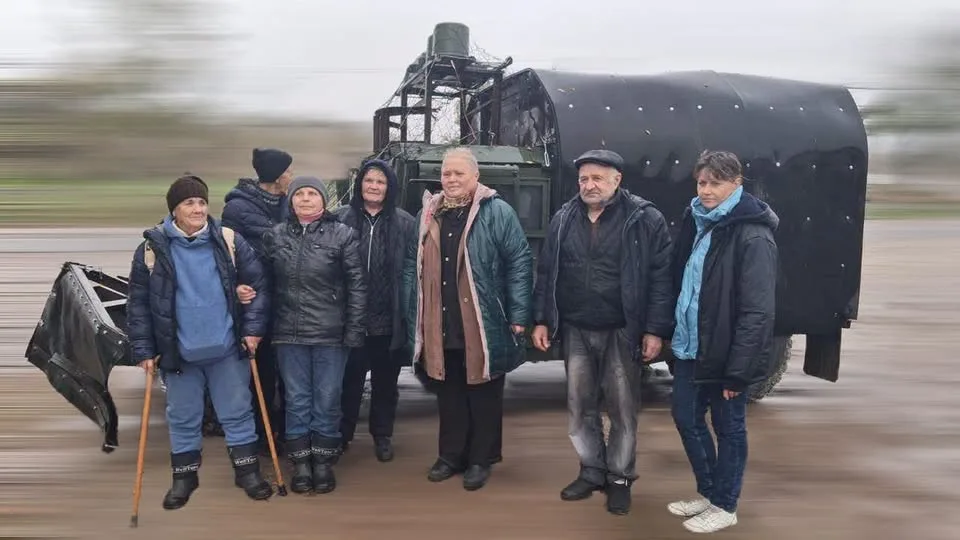 Бійці 102-ї бригади з Івано-Франківщини евакуювали сімох цивільних із прифронтового Берислава