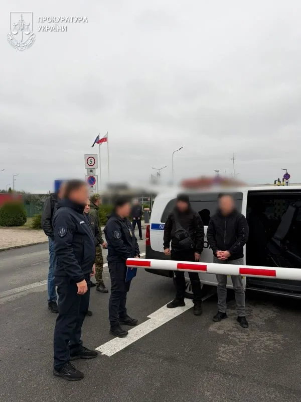 Фото: в Украину вернули пограничника, застрелившего беглеца (gp.gov.ua)
