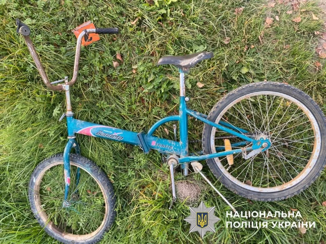 На Буковині 7-річний велосипедист зіткнувся з автомобілем: дитину госпіталізували