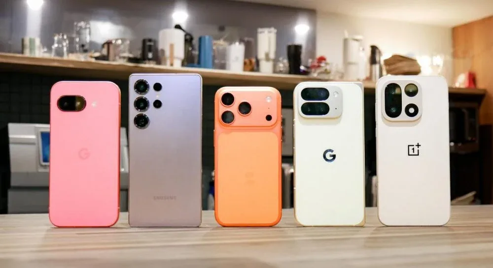 Samsung та Apple утримують позиції на тлі різкого падіння продажів смартфонів