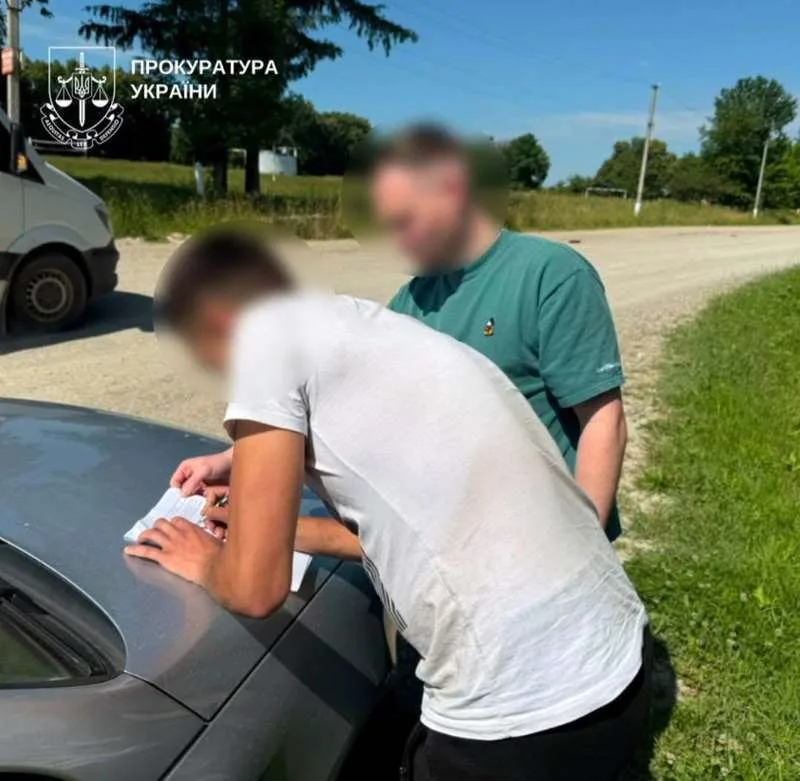 Деревину на десятки мільйонів вивозили з держпідприємства на Буковині