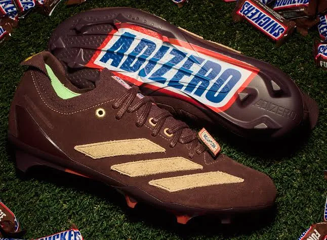 Mars Snacking та adidas обʼєднали зусилля для створення футбольної колекції Snickers
