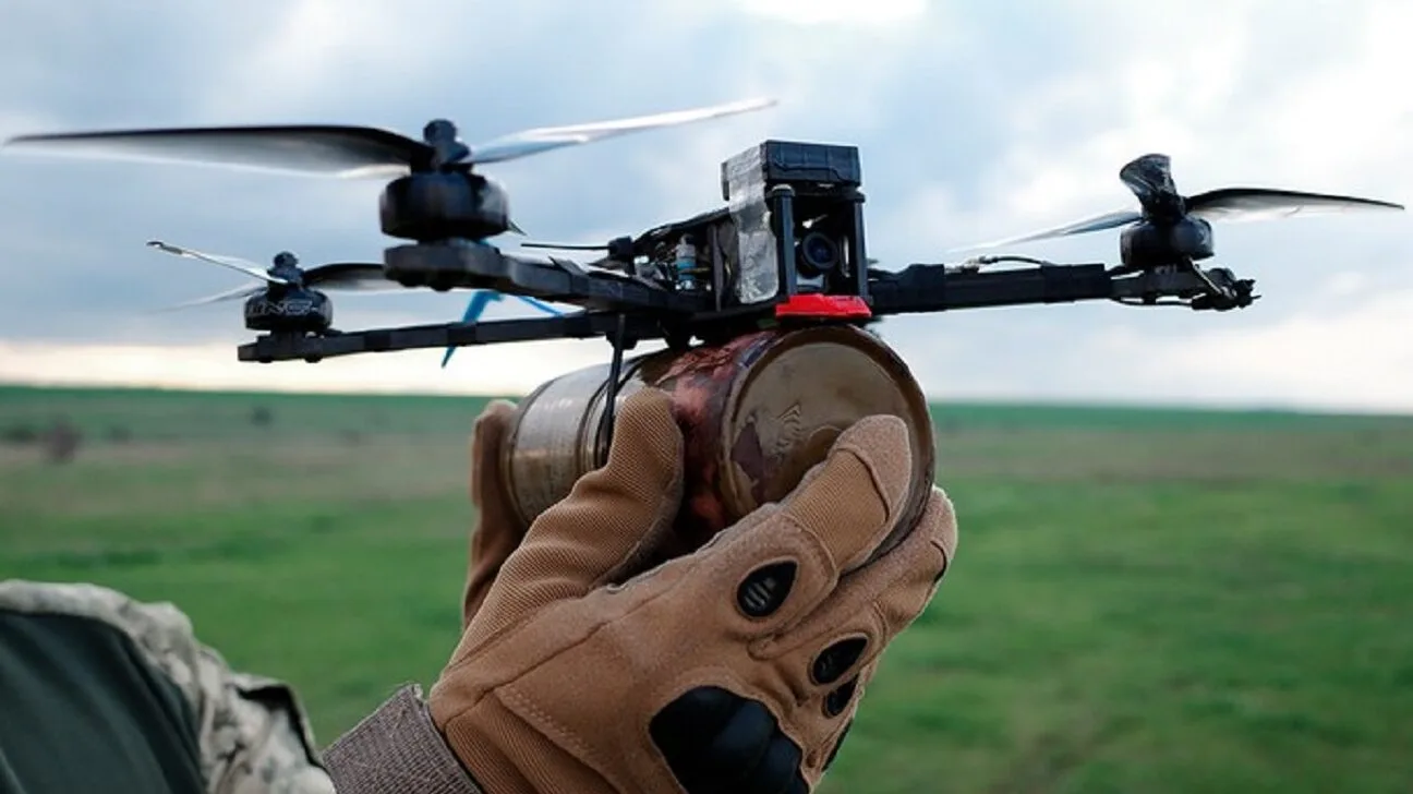 На Чернігівщині FPV-дрони поцілили по території сільгосппідприємства