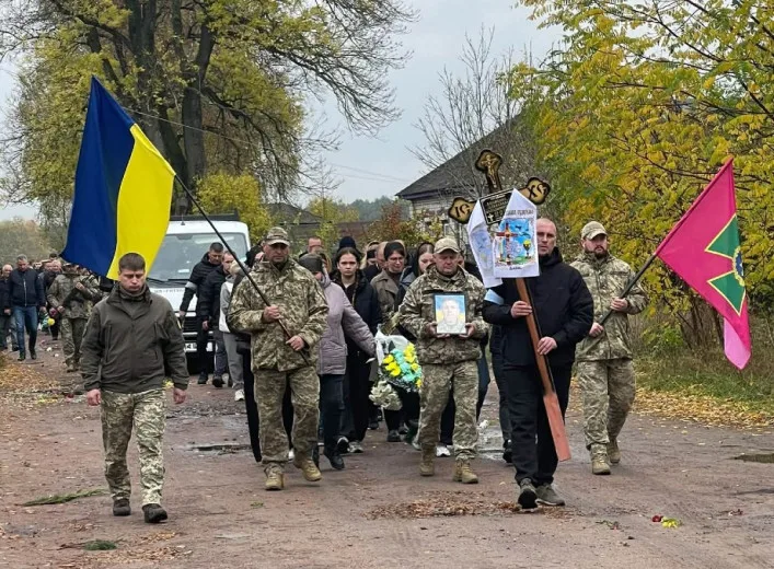 У Кролевецькій громаді попрощалися із двома полеглими захисниками