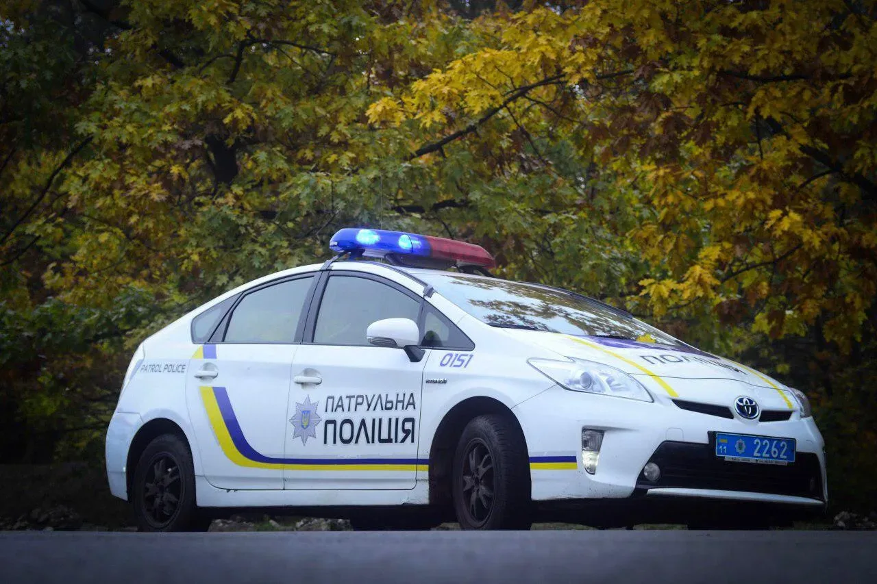 У Франківську жінка викликала поліцію через зникнення Mazda, але авто знайшли в гаражі