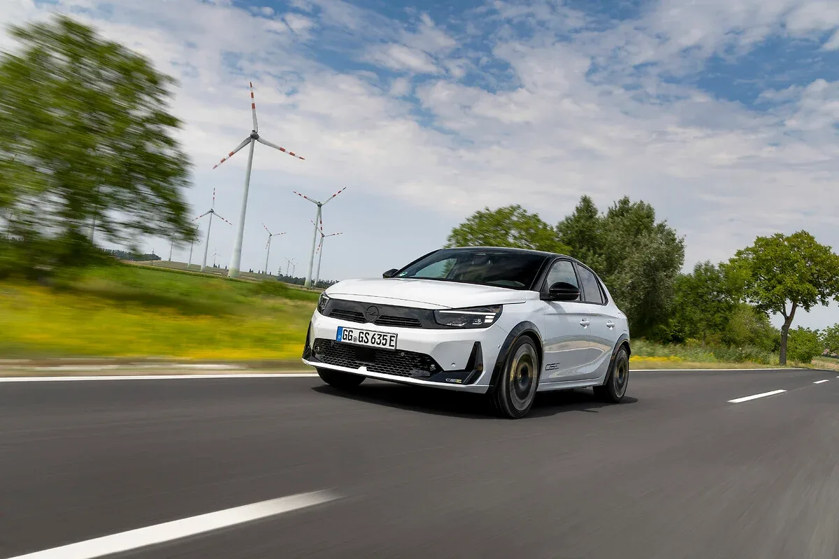 Opel Corsa GSE: електричний хот-хетч потужністю 281 к. с. надійшов у продаж