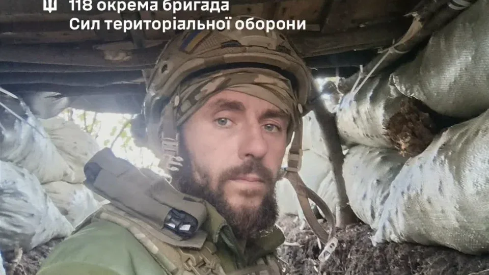 Витягував побратима під ворожими скидами, а тепер ремонтує техніку, від якої залежать життя: історія «Солдата» 