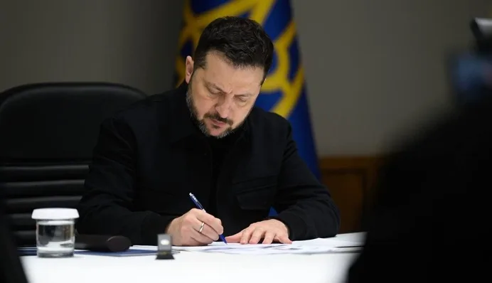 Зеленський заявив про управлінські рішення щодо Києва та регіонів