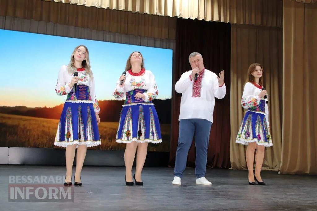 У Болграді говорили про українську ідентичність і співали про Україну: як минув районний форум