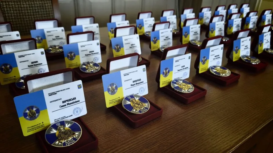 Матерям полеглих захисників із Коломийської громади вручили відзнаки «Мати Героя»