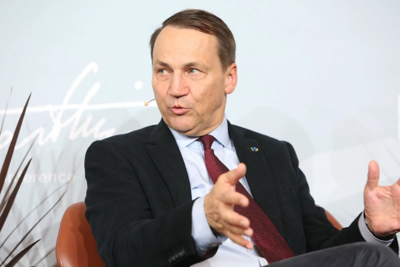Сикорский жестко раскритиковал Вашингтон: что можно сравнить с предательством