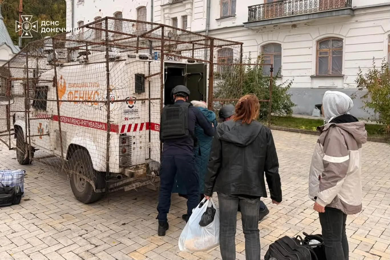 Зі Святогірська евакуювали сімох людей, з Краматорська — ще двох, зокрема дитину