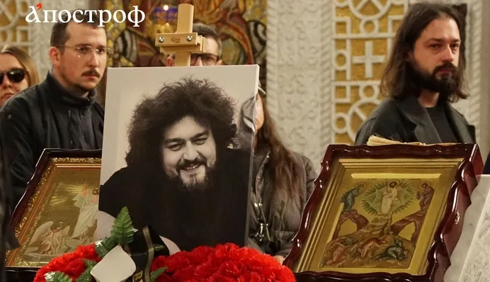 У Києві попрощалися з коміком Олександром "Венею" Венедчуком — фото