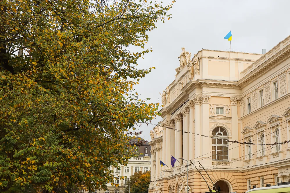 Мандруємо вулицями Львова: добірка осінніх світлин міста - 6