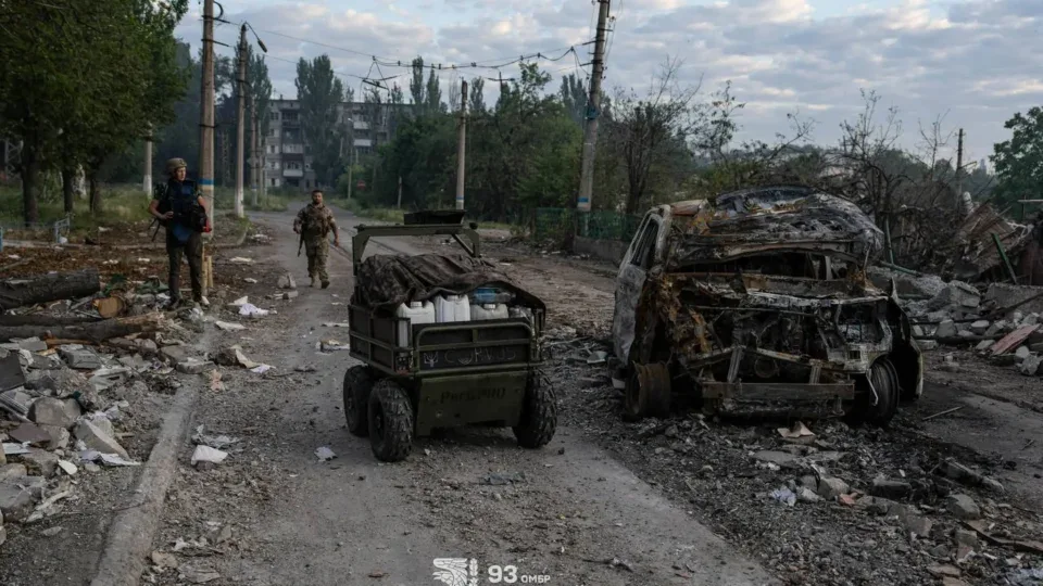 «Безпілотна естафета» на «нуль»: як НРК, «Вампір» і малі дрони доставляють вантажі піхоті